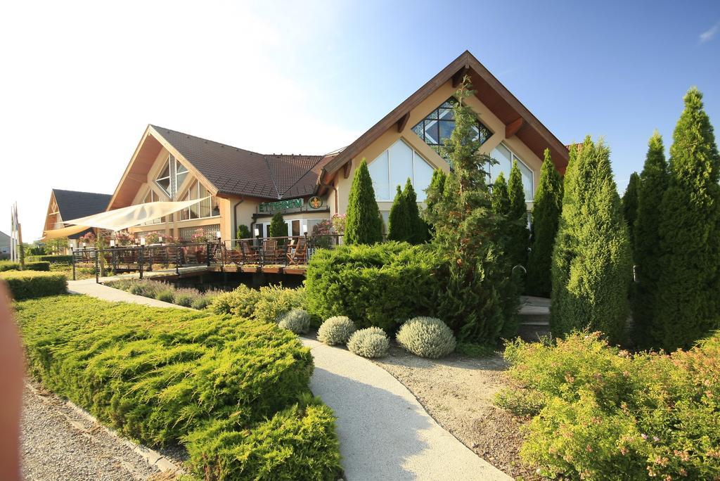 Orchidea Hotel Lipot Exterior photo