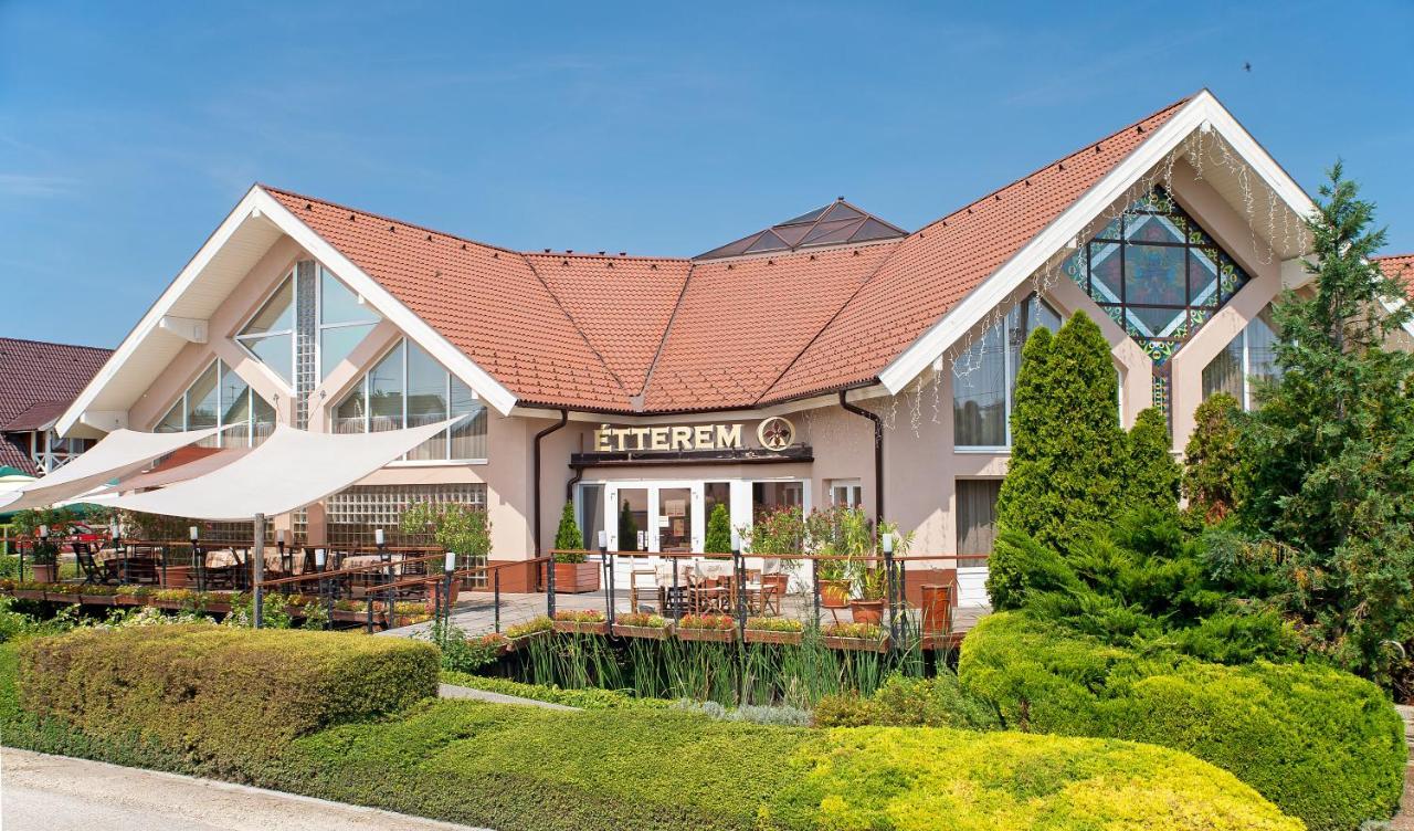 Orchidea Hotel Lipot Exterior photo